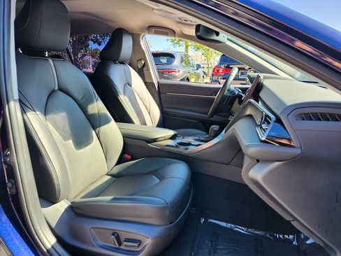 Used 2021 Toyota Camry XSE image 17
