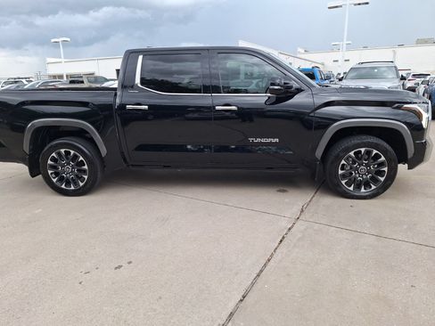 Used 2024 Toyota Tundra Limited AWD/4WD image 7