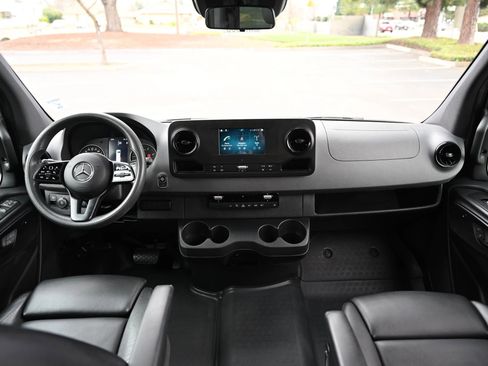 Used 2020 Mercedes-Benz Sprinter 2500 image 20