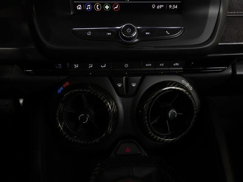 Used 2021 Chevrolet Camaro LT RWD image 27
