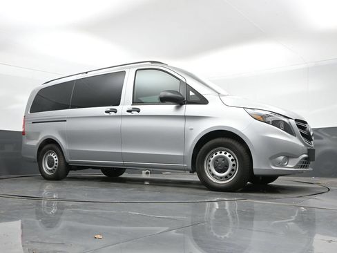Used 2023 Mercedes-Benz Metris Passenger image 45