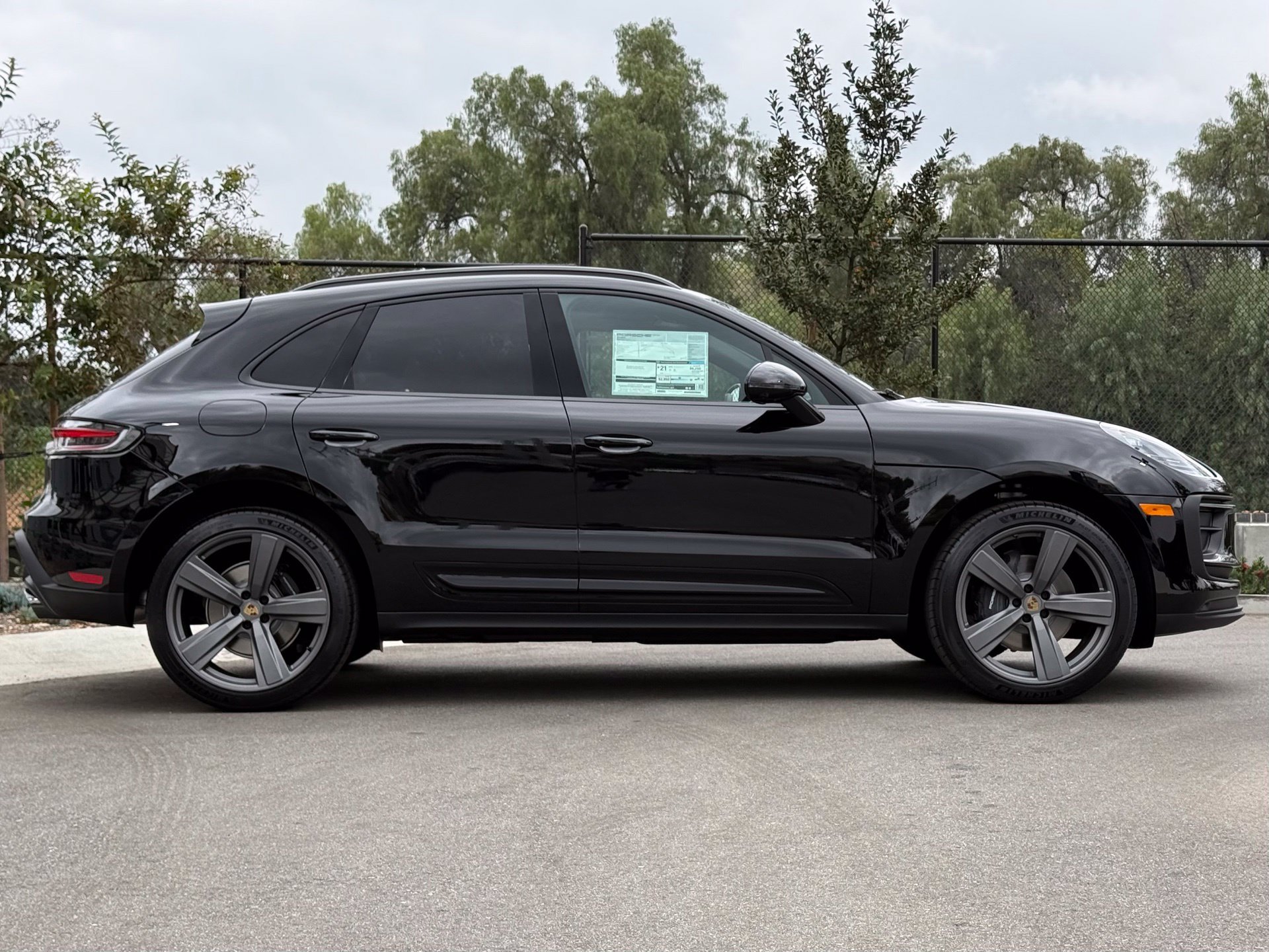 Used 2026 Porsche Macan AWD/4WD image 8