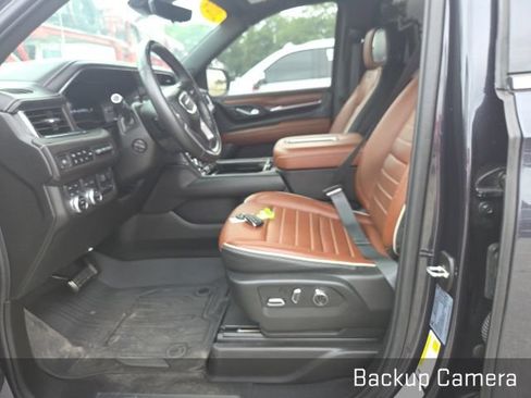 Used 2024 GMC Yukon XL Denali Ultimate AWD/4WD image 9