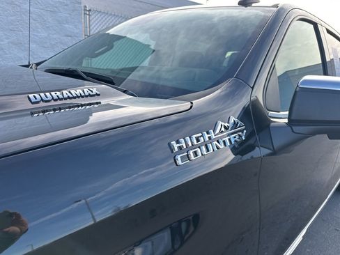 Used 2023 Chevrolet Silverado 1500 High Country w/ High Country Premium Package image 4