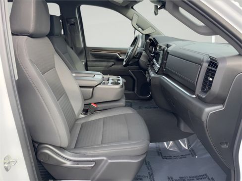 Used 2024 Chevrolet Silverado 2500 LT image 26