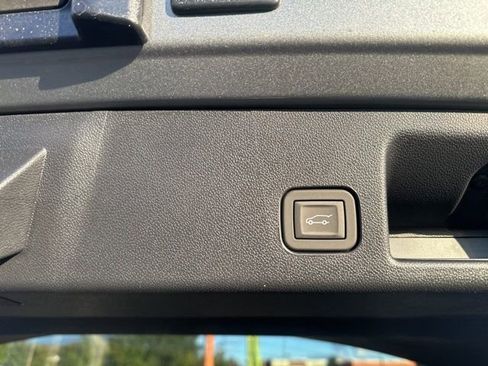 New 2026 Chevrolet Equinox EV LT image 30