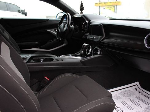 Used 2018 Chevrolet Camaro LT RWD image 8