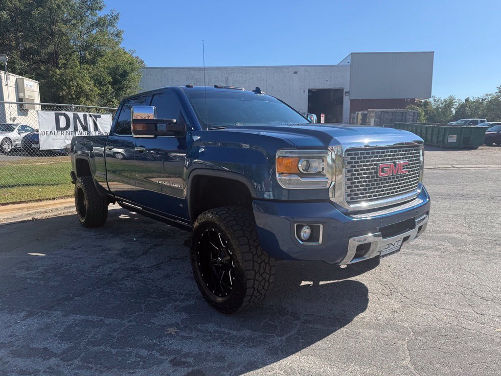 Used 2015 GMC Sierra 2500 Denali w/ Duramax Plus Package AWD/4WD image 6