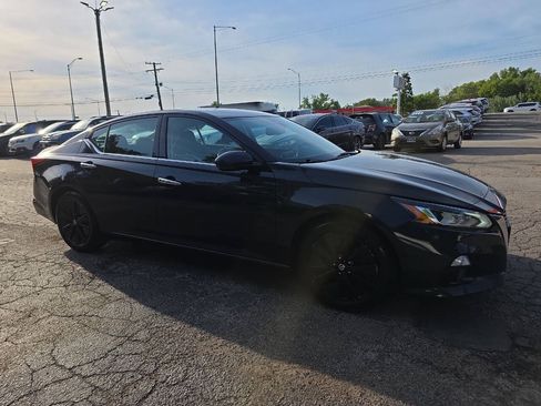 Used 2019 Nissan Altima 2.5 SL FWD image 6