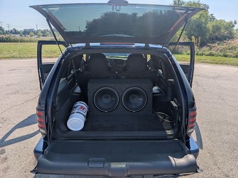 Used 2004 Chevrolet Blazer LS w/ Preferred Equipment Group image 95