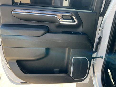 Used 2024 Chevrolet Silverado 2500 LTZ image 18