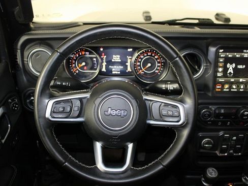 Used 2020 Jeep Gladiator Overland image 15