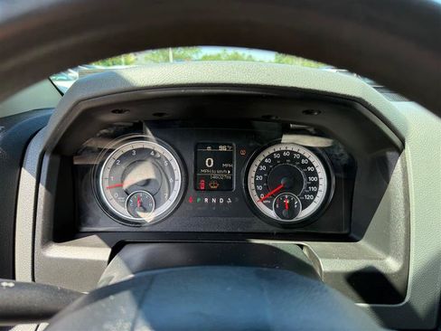 Used 2018 RAM 1500 Express AWD/4WD image 35