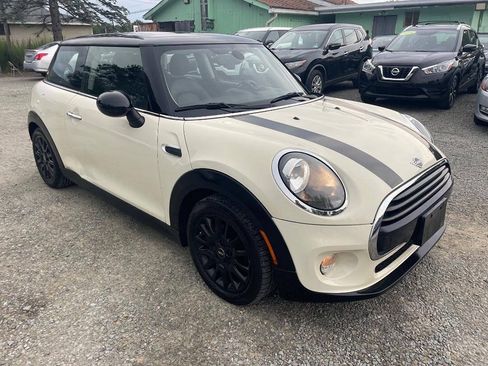 Used 2019 MINI Cooper 2-Door Hardtop FWD image 4