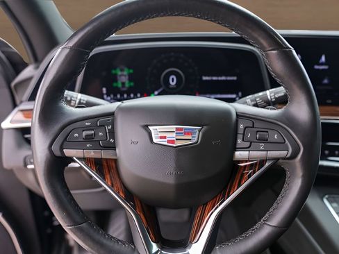 Used 2021 Cadillac Escalade Luxury AWD/4WD image 12