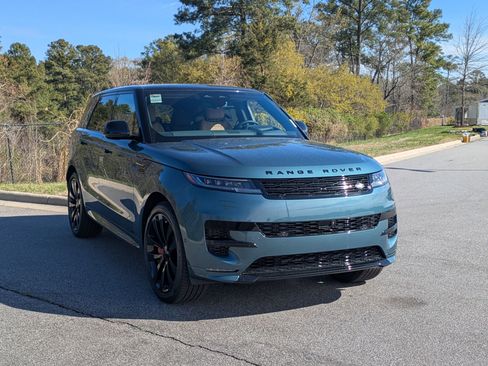New 2026 Land Rover Range Rover Sport Dynamic SE image 3
