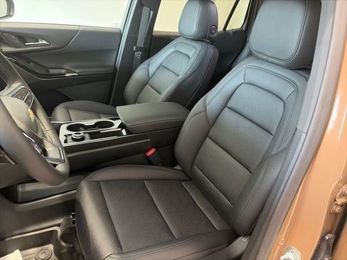 New 2027 Chevrolet Equinox LT w/ Convenience Package II FWD image 12