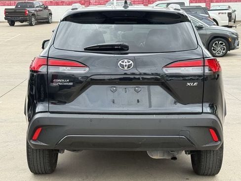 Used 2025 Toyota Corolla Cross XLE FWD image 5