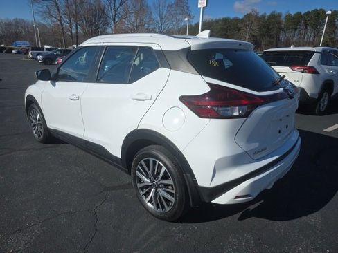 Used 2024 Nissan Kicks SV image 6