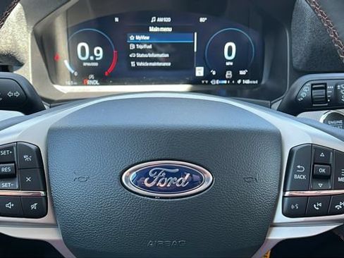 New 2026 Ford Explorer Active w/ Active Comfort Package RWD image 31