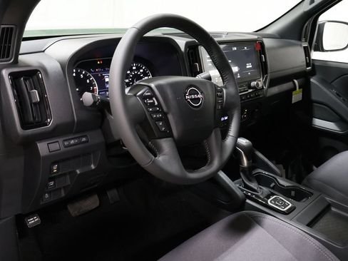 Used 2026 Nissan Frontier SV AWD/4WD image 13