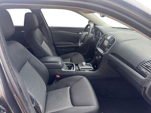 Used 2023 Chrysler 300 Touring image 15