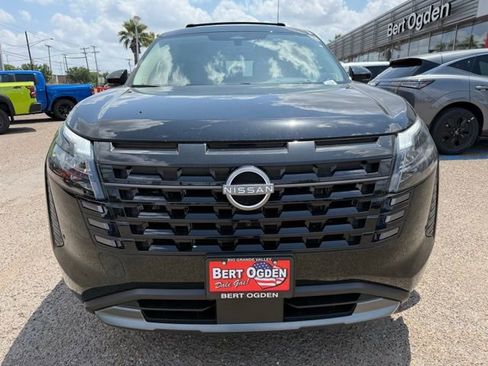 New 2026 Nissan Pathfinder Platinum AWD/4WD image 2