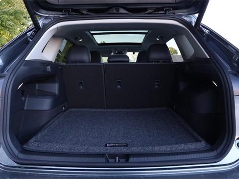 New 2025 Volkswagen Tiguan SE image 7