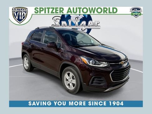 Used 2020 Chevrolet Trax LT w/ LT Convenience Package FWD image 1