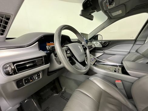 Used 2020 Lincoln Aviator Reserve w/ Equipment Group 201A image 15