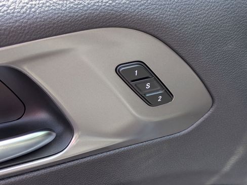 New 2025 Chrysler Pacifica Select w/ Fav Edition Package image 11