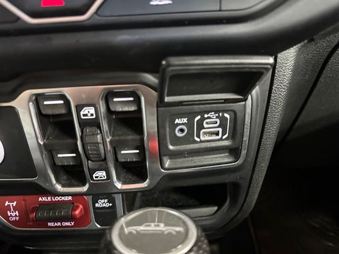 Used 2021 Jeep Gladiator Mojave AWD/4WD image 21