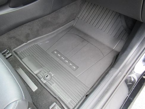 Used 2022 Hyundai Sonata Limited FWD image 32