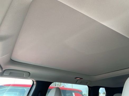 New 2025 Mitsubishi Outlander SE image 34