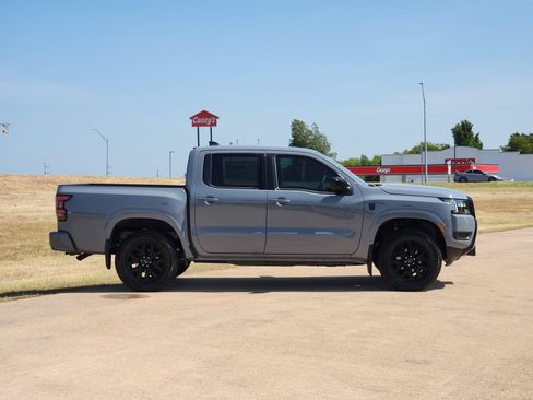 Used 2026 Nissan Frontier SV w/ All-Weather Content Package AWD/4WD image 7