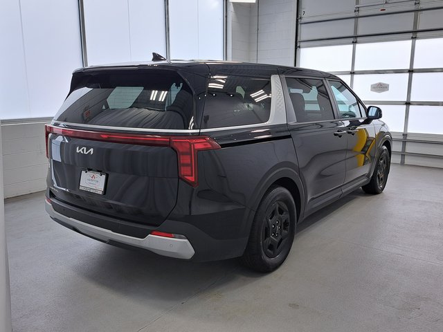 Used 2025 Kia Carnival FWD image 5