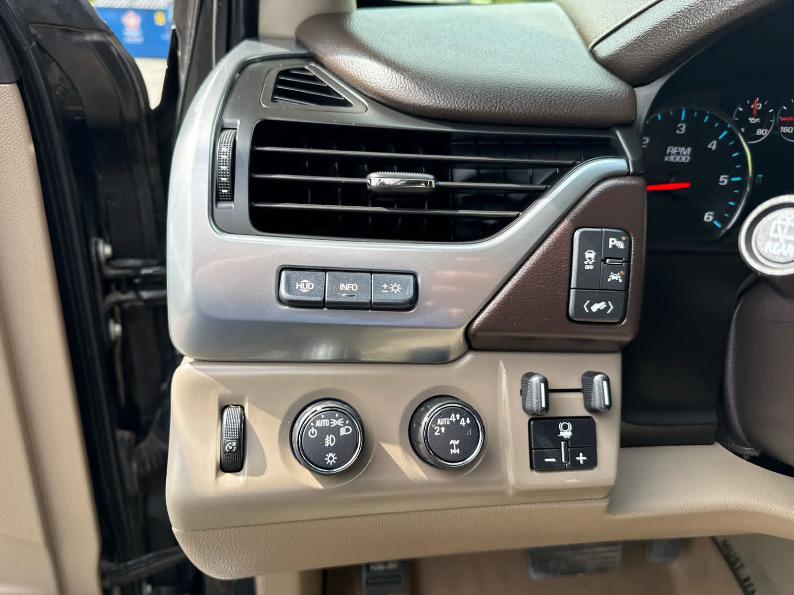 Used 2018 Chevrolet Suburban Premier w/ Max Trailering Package AWD/4WD image 21