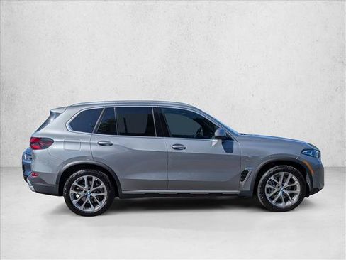 Used 2026 BMW X5 xDrive40i AWD/4WD image 4