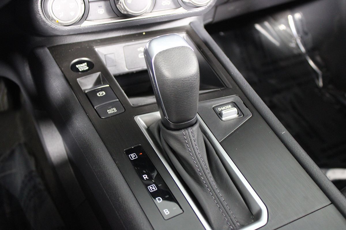 Used 2025 Nissan Kicks SV FWD image 10