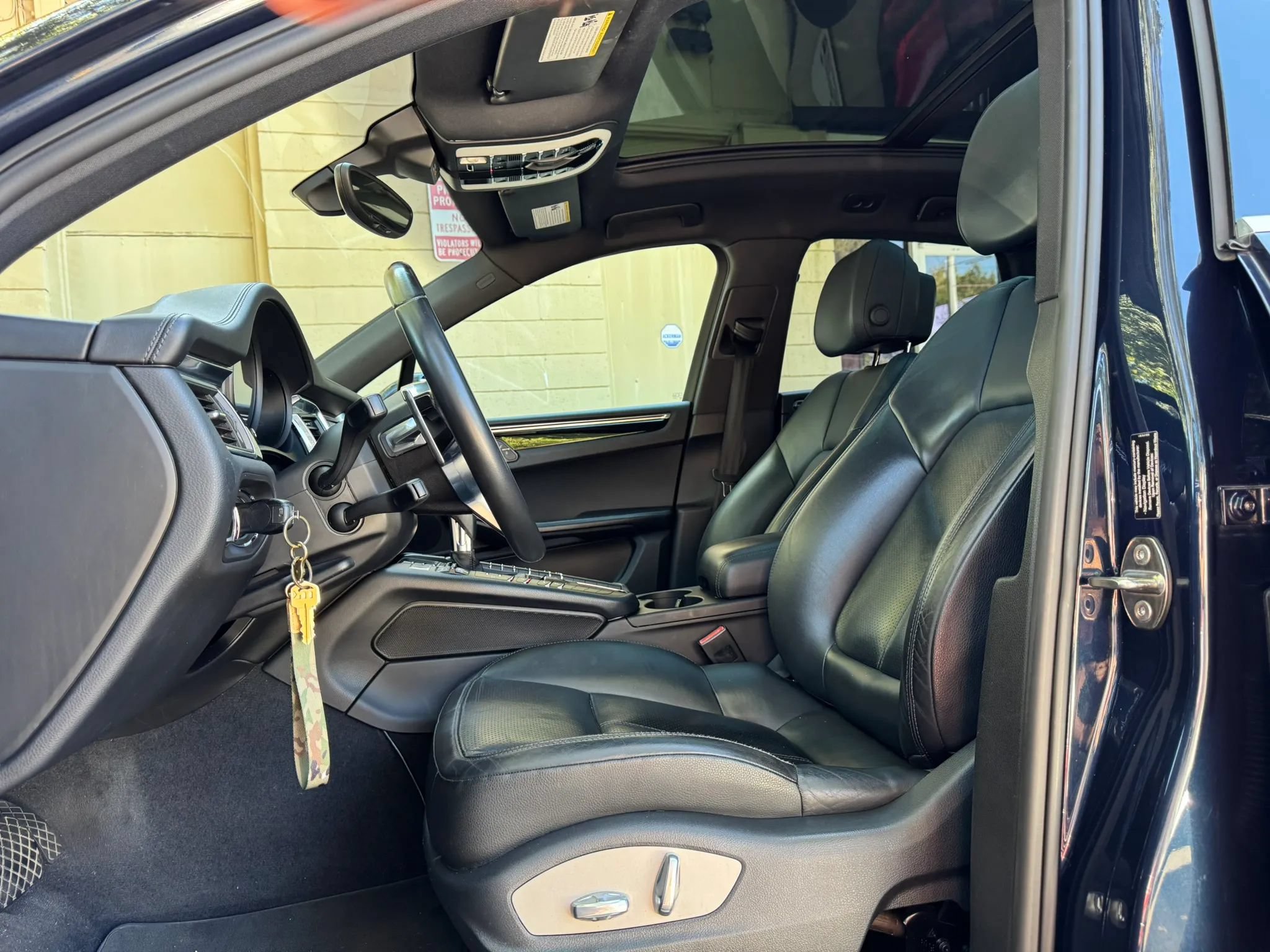 Used 2016 Porsche Macan S w/ Infotainment Package AWD/4WD image 25
