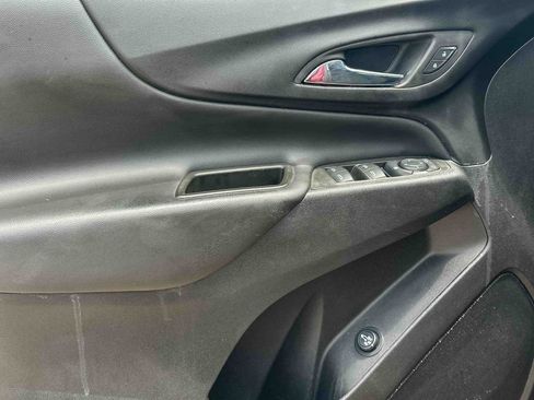 Used 2024 Chevrolet Equinox LT FWD image 16