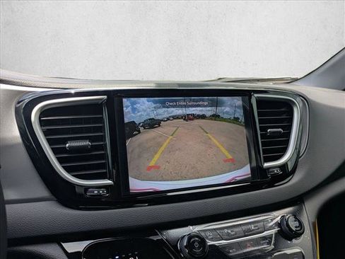 New 2026 Chrysler Voyager LX image 11