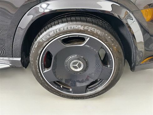 Used 2025 Mercedes-Benz GLS 63 AMG 4MATIC image 36