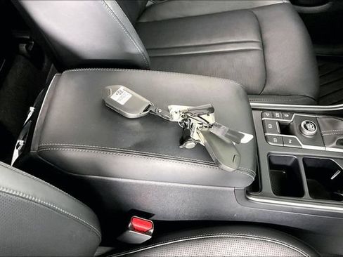 Certified 2025 Kia Sorento S w/ Panoramic Sunroof Package FWD image 34