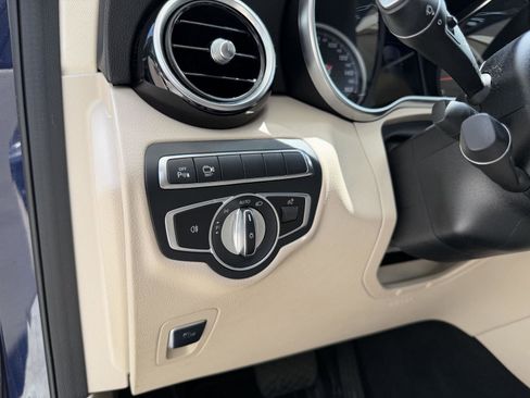 Used 2019 Mercedes-Benz GLC 300 image 7