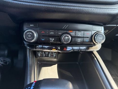 Used 2022 Dodge Durango SXT w/ Blacktop Package image 26