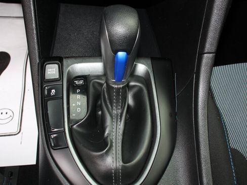 Used 2019 Hyundai Veloster 2.0 FWD image 7