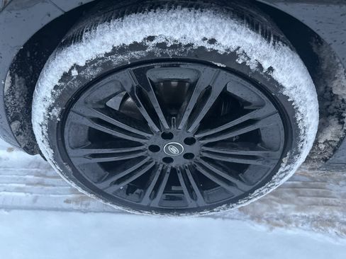 Used 2025 Land Rover Range Rover SE image 9