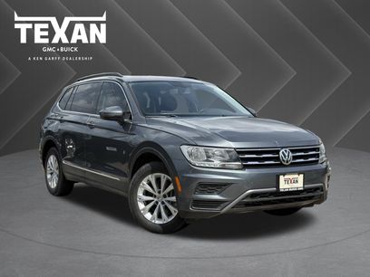 Used 2018 Volkswagen Tiguan SE w/ Panoramic Sunroof Package
