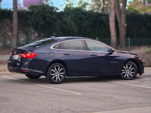 Used 2017 Chevrolet Malibu LT w/ Sport Package FWD image 6